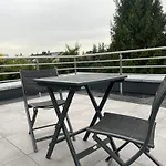 Schoenes Dg-Appartement Im Duesseldorf Norden